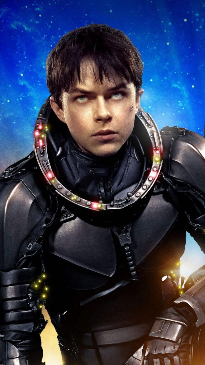 Mujer en Traje Negro y Gris. Wallpaper in 720x1280 Resolution