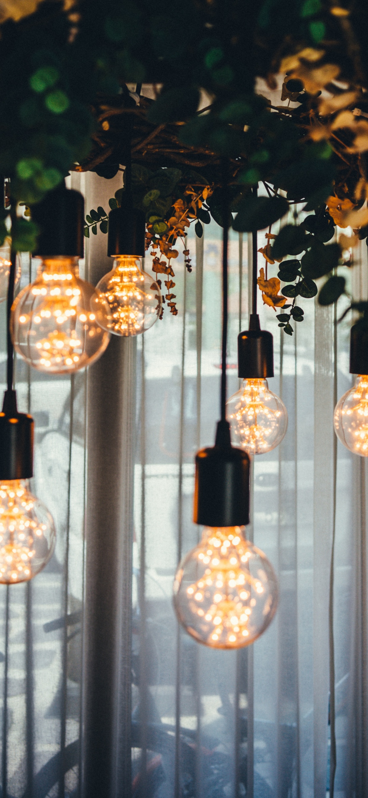 Suspension Noire et Blanche. Wallpaper in 1242x2688 Resolution