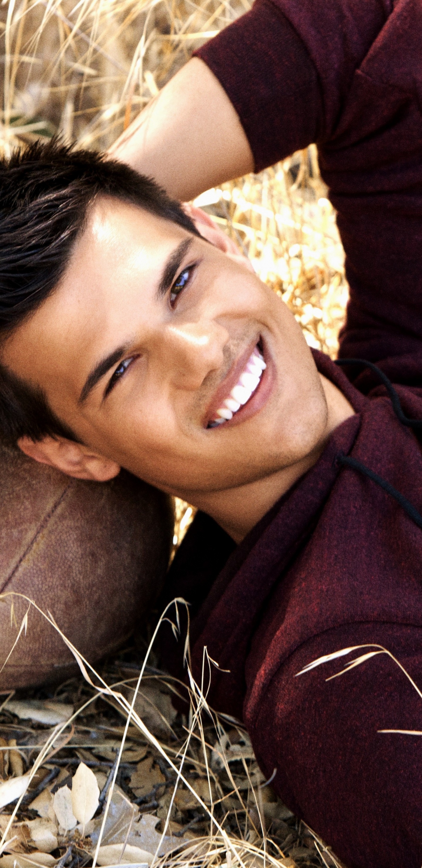 Taylor Lautner, la Saga Crepúsculo, Ocaso, la Celebridad, Amor. Wallpaper in 1440x2960 Resolution
