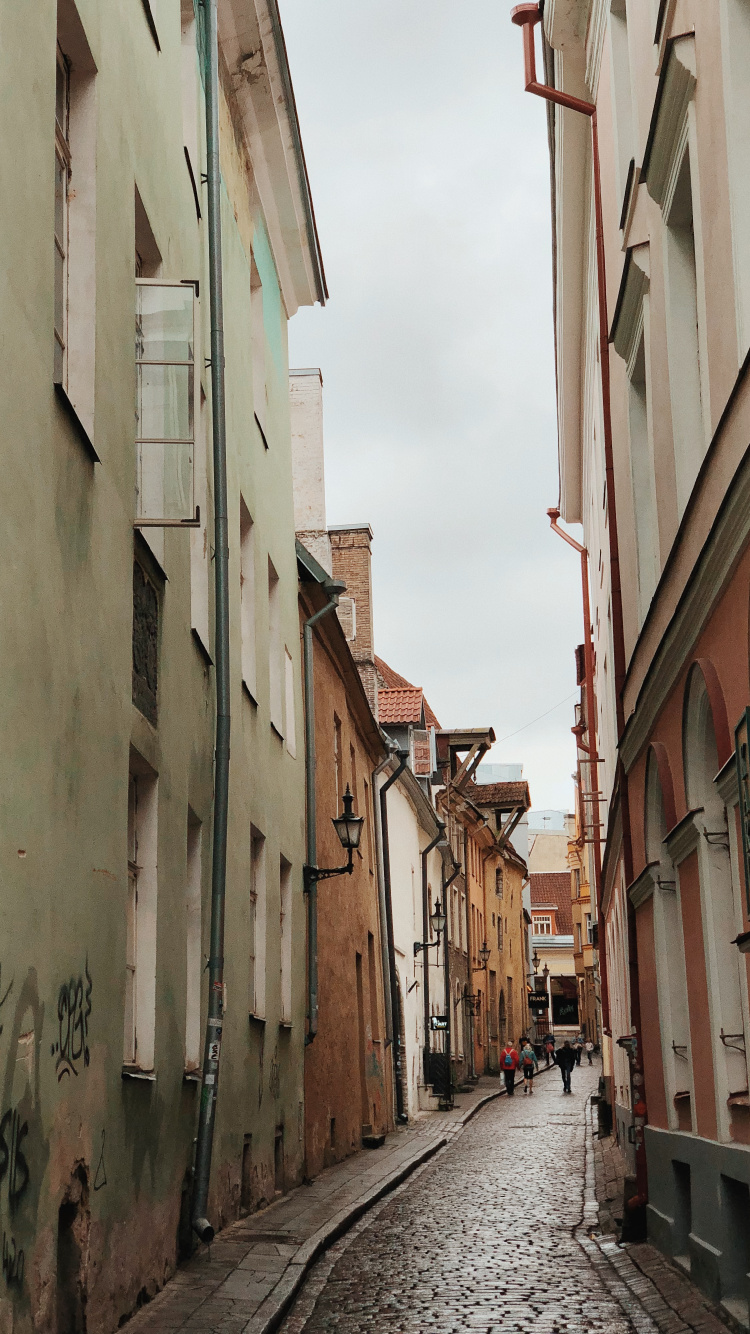 Ruelle, Top Tours au Portugal, Fenêtre, Route, Ville. Wallpaper in 750x1334 Resolution