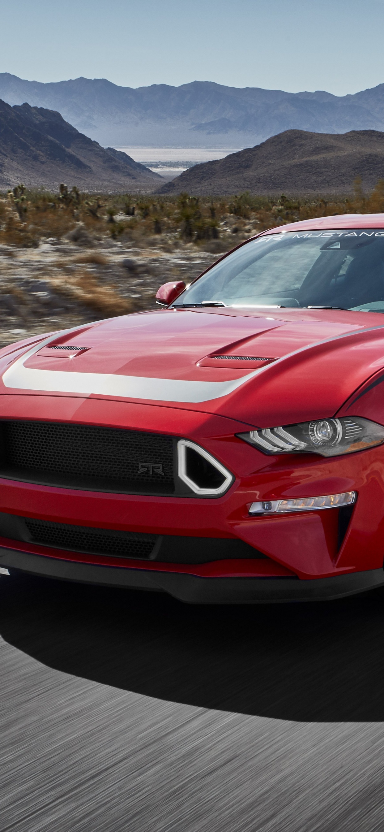 Bmw m 3 Rouge Sur Route Pendant la Journée. Wallpaper in 1242x2688 Resolution