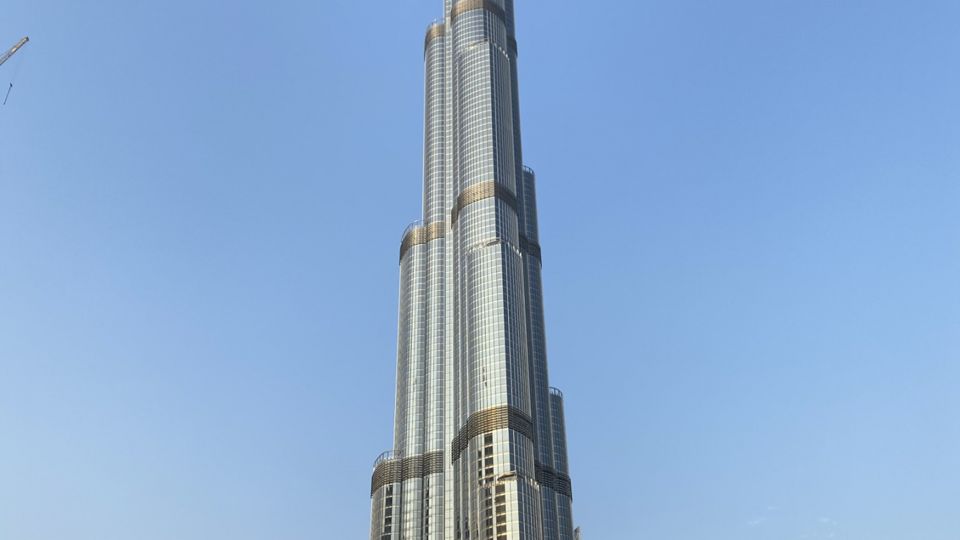 Dubai, Burj Khalifa, Wolkenkratzer, National Historic Landmark, Tageszeit. Wallpaper in 1366x768 Resolution