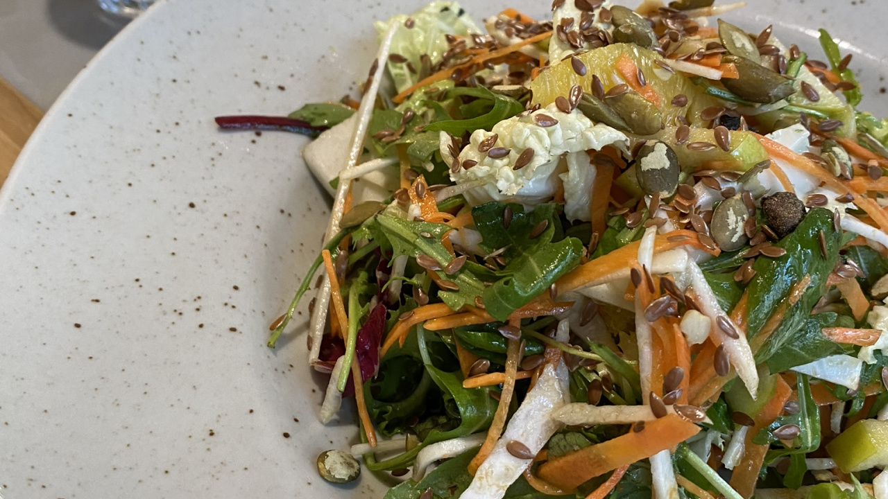 Pad Thai, Karedok, Thai Cuisine, Salad, Dishware. Wallpaper in 1280x720 Resolution