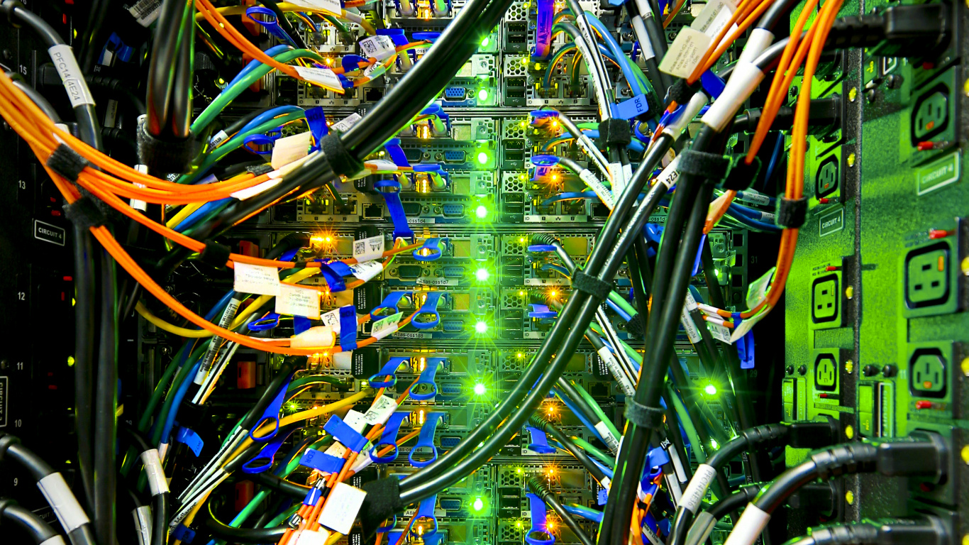 Fils Électriques Jaunes et Noirs. Wallpaper in 1366x768 Resolution