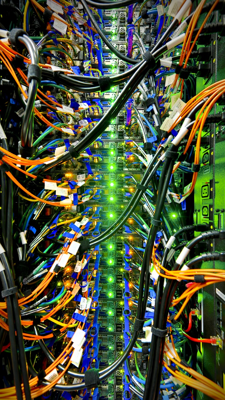 Gelbe Und Schwarze Stromkabel. Wallpaper in 720x1280 Resolution