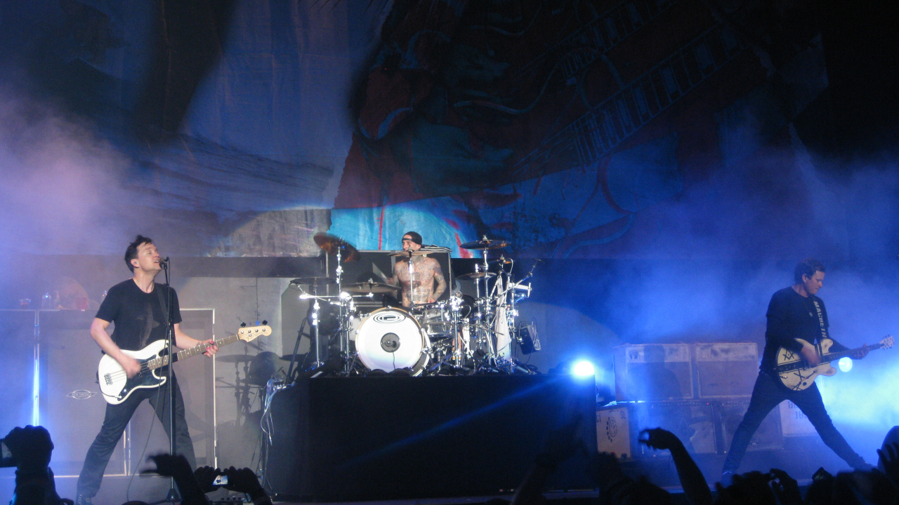 Blink-182, Punkrock, Pop-punk, Handumdrehen, Musical-ensemble. Wallpaper in 1280x720 Resolution
