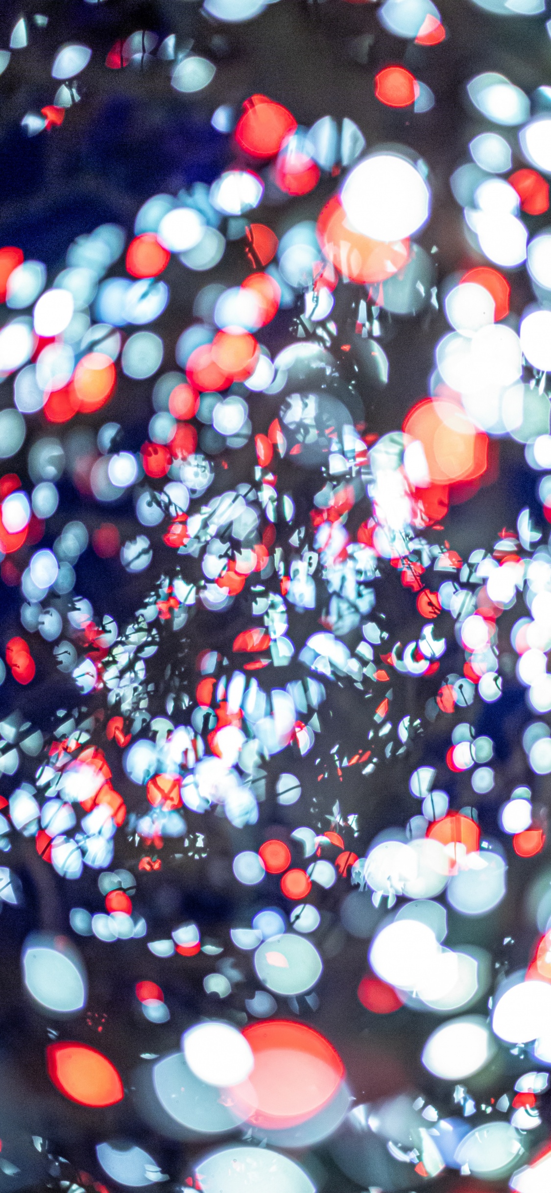 Rote Und Weiße Bokeh-Lichter. Wallpaper in 1125x2436 Resolution