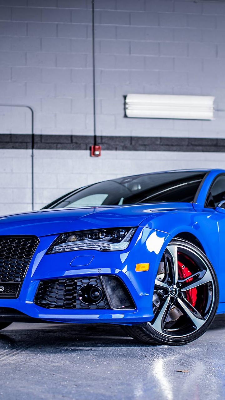 Audi r 8 Bleue Garée Dans le Garage. Wallpaper in 720x1280 Resolution