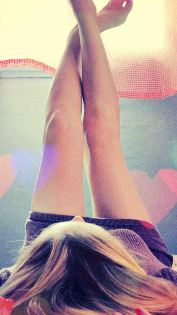 Haar, Pink, Bein, Menschlichen Bein, Blonde. Wallpaper in 750x1334 Resolution