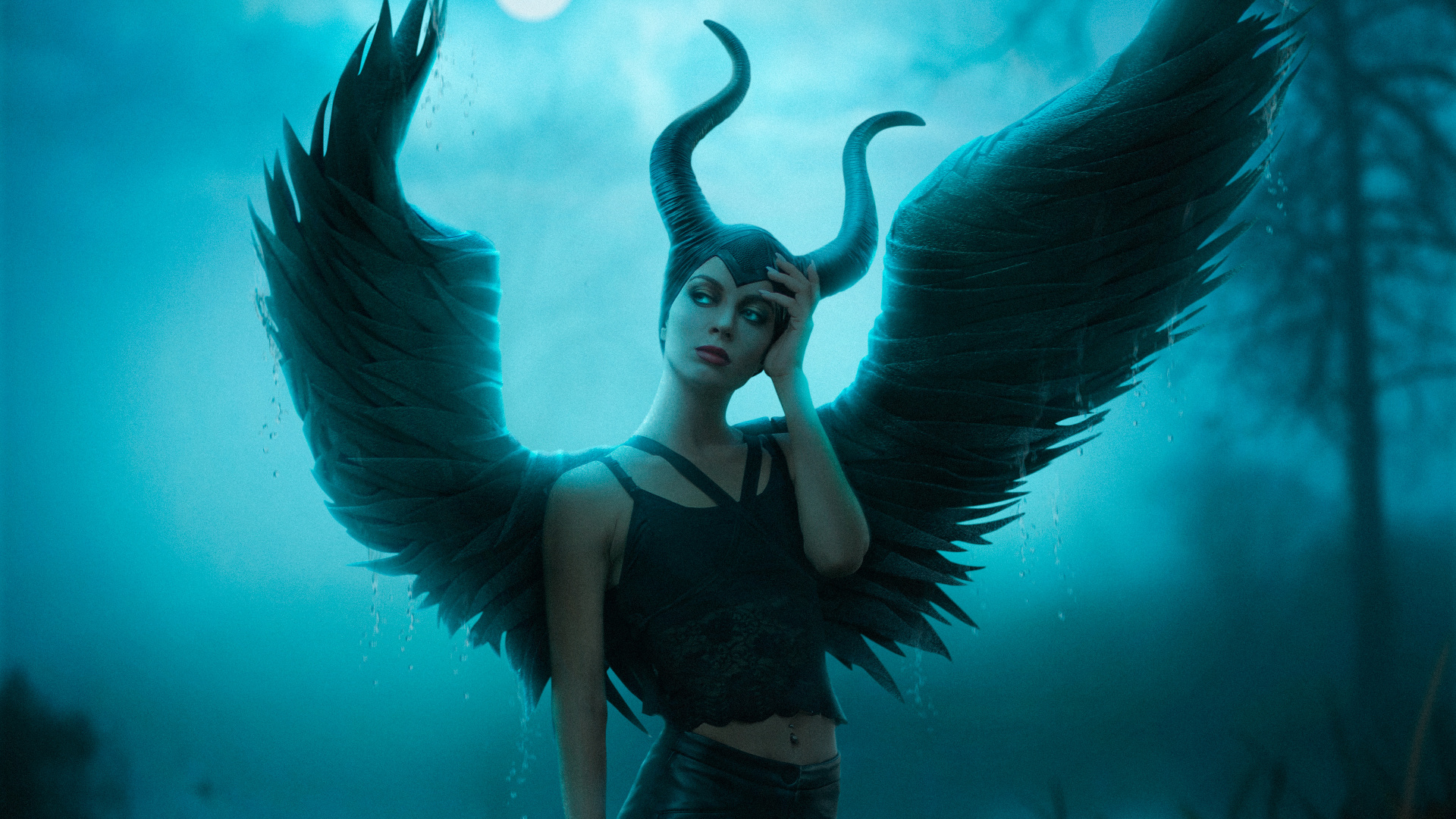 Download 1920x1080 Wallpaper Woman in Black Tank Top and Green Shorts Woman in Black Tank Top and Green Shorts. Wallpaper in 1920x1080 Resolution