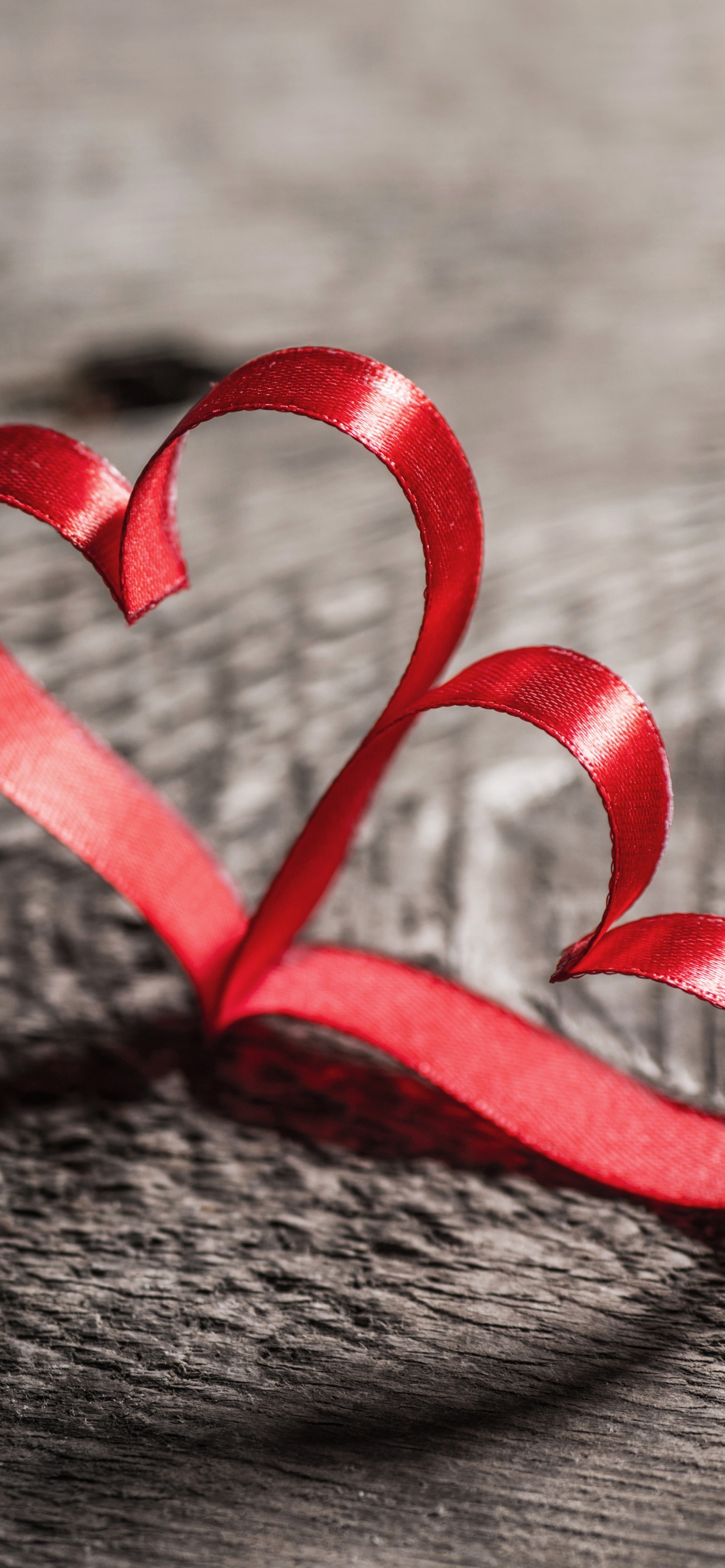 Herzen, Zuckerstange, Liebe, Finger, Valentines Tag. Wallpaper in 1242x2688 Resolution