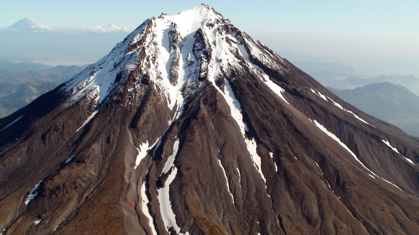 堪察加半岛的火山, 堪察加半岛, 多山的地貌, 山脉, 成层 壁纸 1366x768 允许