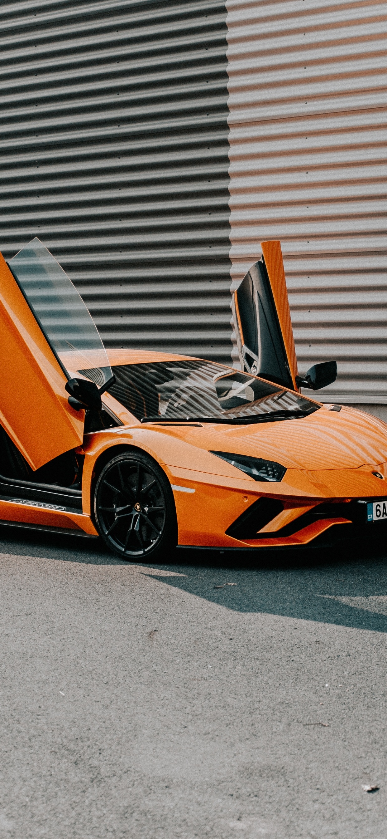 Lamborghini Coche Naranja Puerta Abierta, Lamborghini, Lamborghini Aventador, Deportivo, Coche. Wallpaper in 1242x2688 Resolution