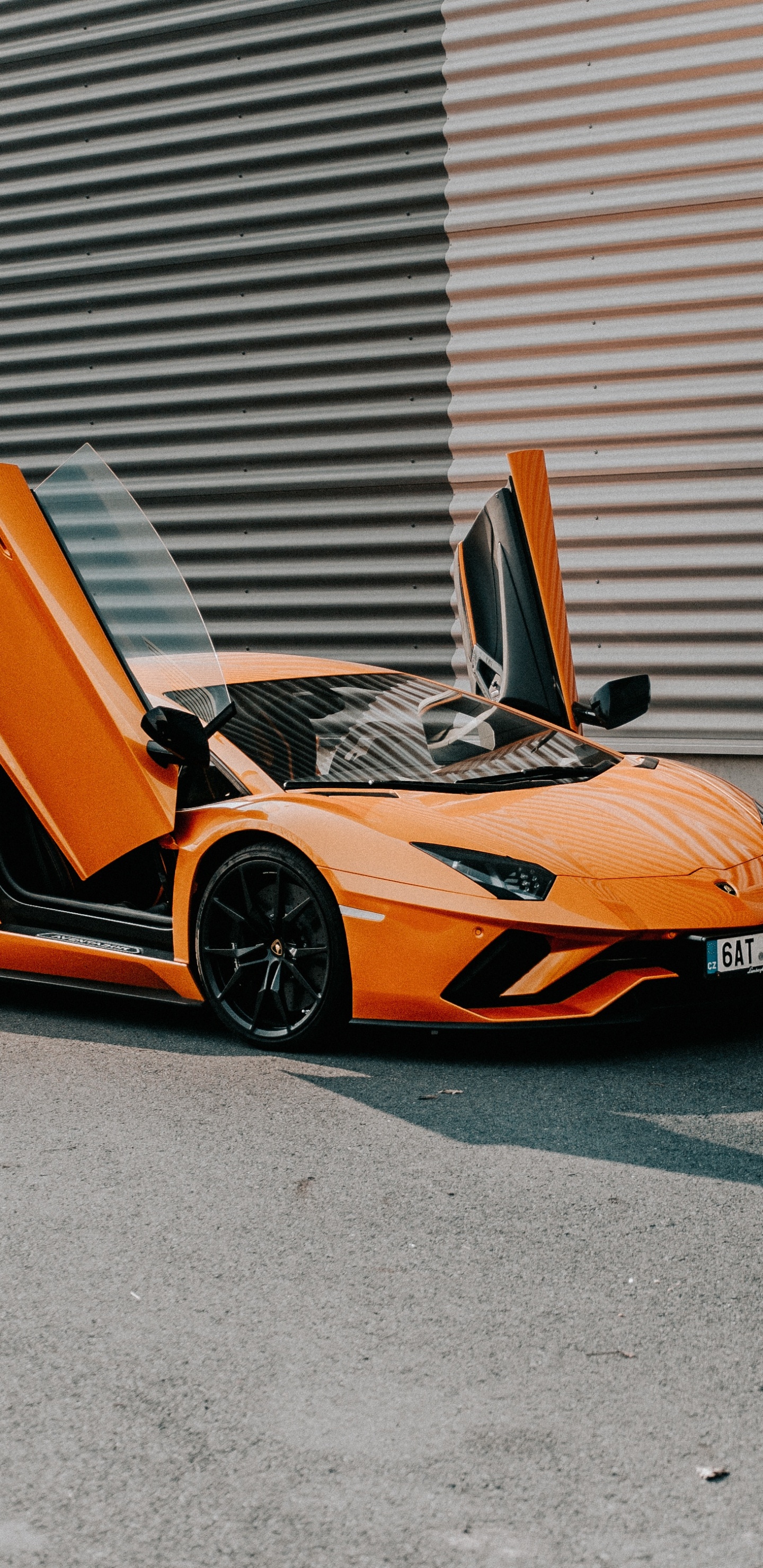 Lamborghini Coche Naranja Puerta Abierta, Lamborghini, Lamborghini Aventador, Deportivo, Coche. Wallpaper in 1440x2960 Resolution