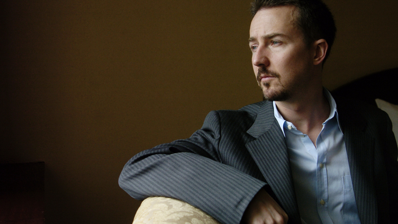 Edward Norton, Traje, Empresario, Television, Historia Americana X. Wallpaper in 1366x768 Resolution