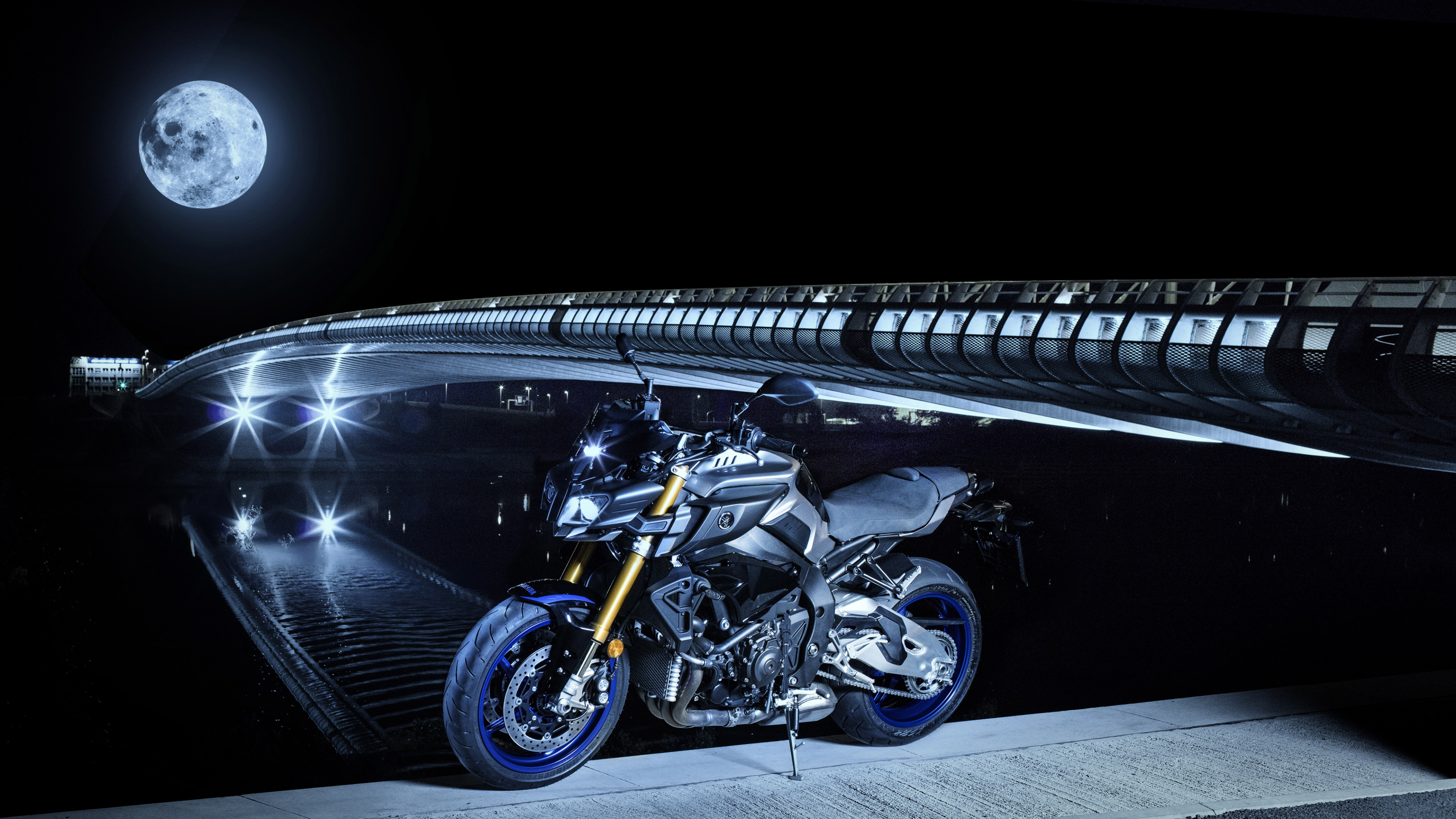 Black and Yellow Sports Bike. Wallpaper in 3840x2160 Resolution