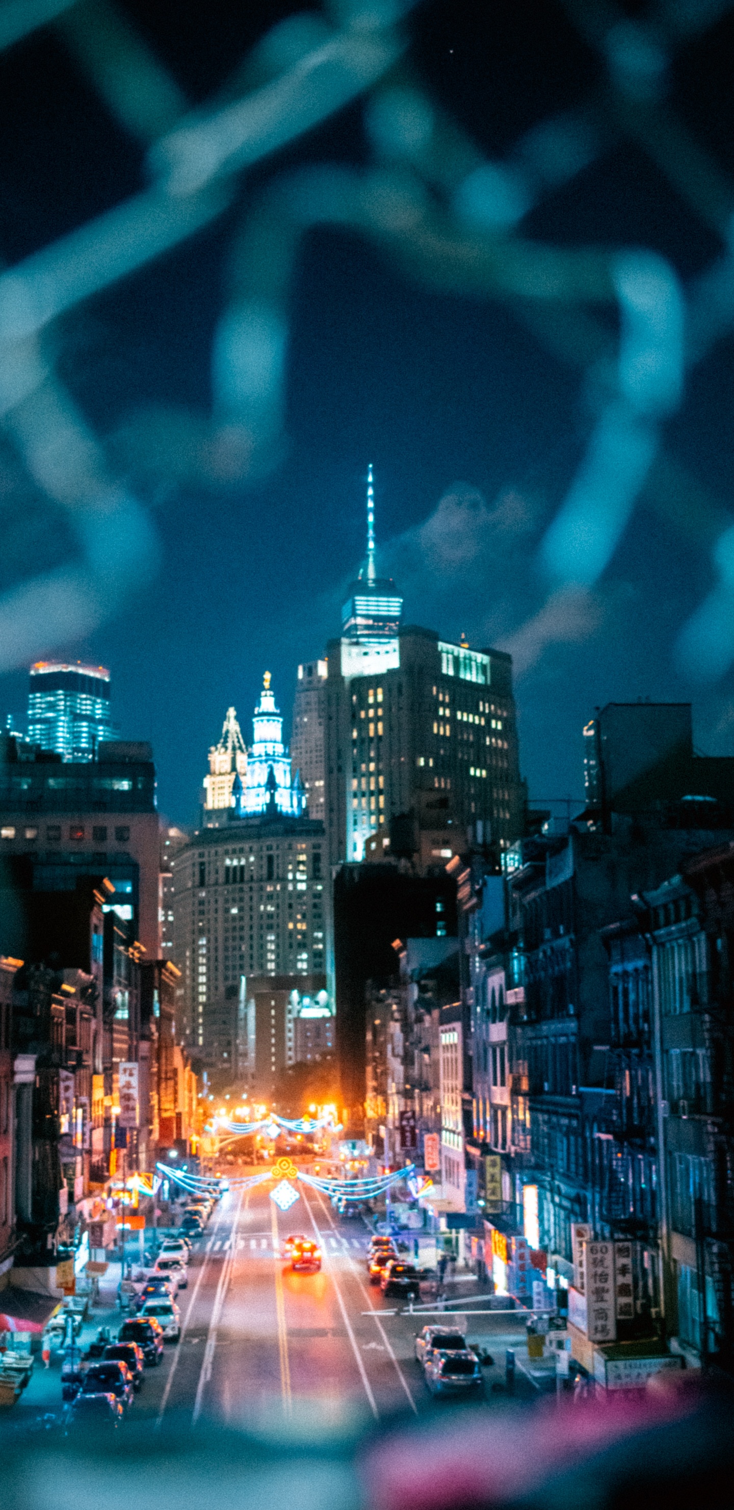 Stadt Mit Hochhäusern Während Der Nacht. Wallpaper in 1440x2960 Resolution