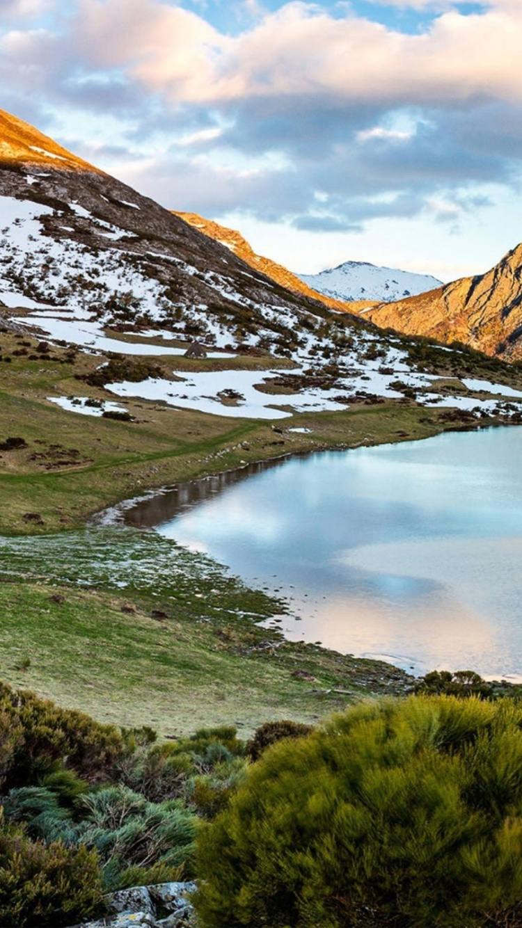 Lake in The Middle of Mountains. Wallpaper in 750x1334 Resolution