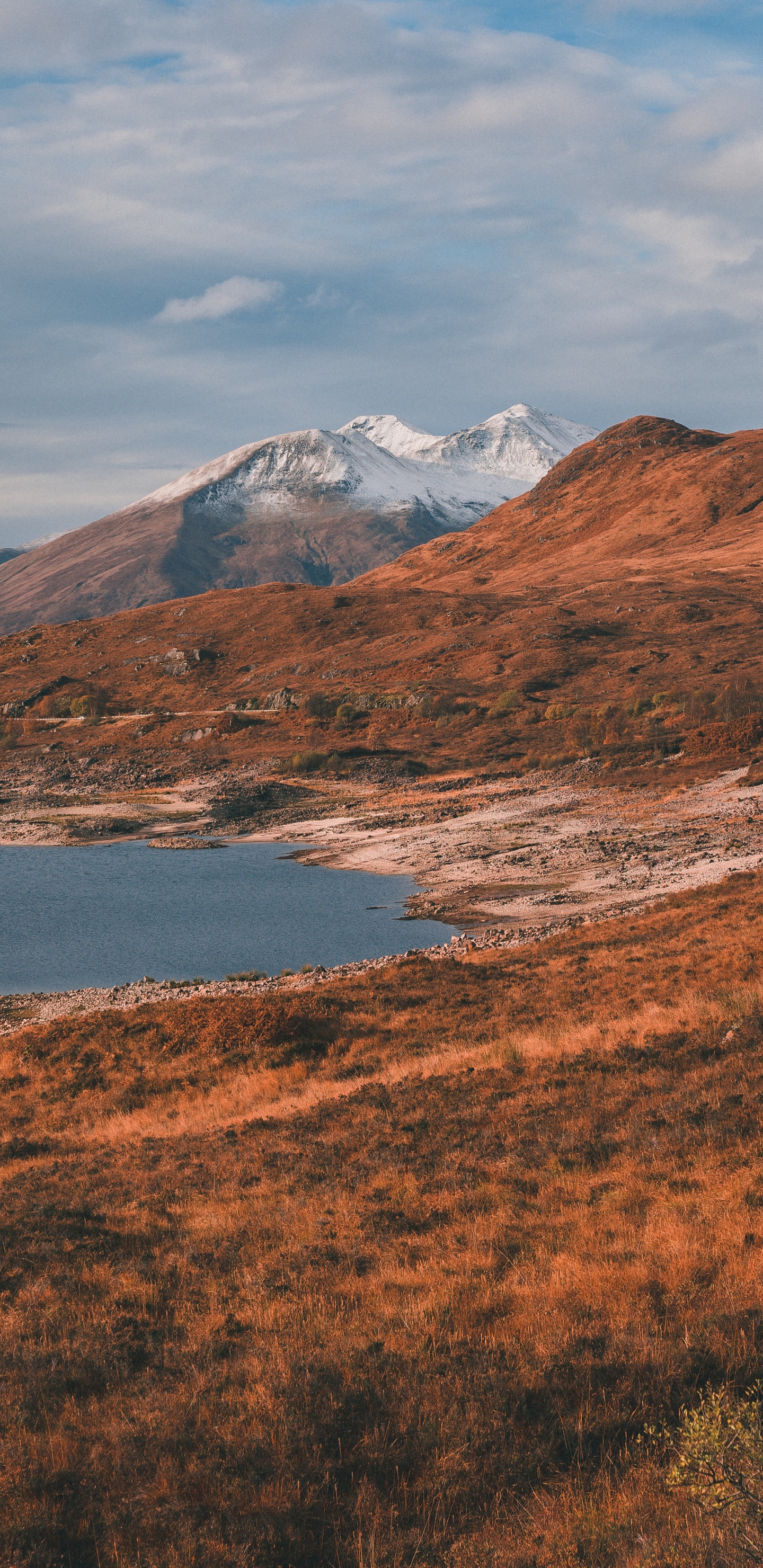 Hochland, Bergigen Landschaftsformen, Wildnis, Loch, Hill. Wallpaper in 1440x2960 Resolution