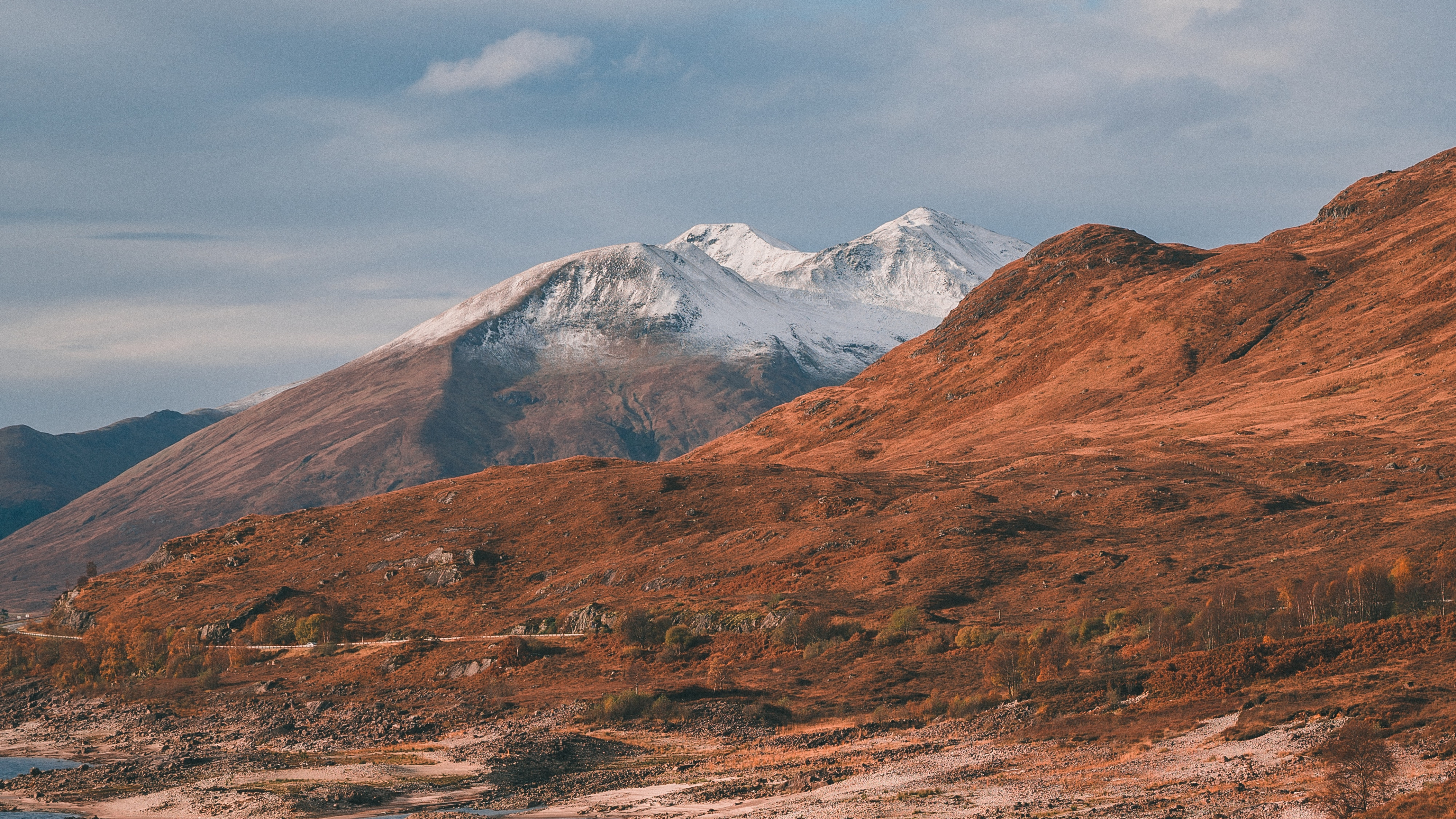 Hochland, Bergigen Landschaftsformen, Wildnis, Loch, Hill. Wallpaper in 3840x2160 Resolution