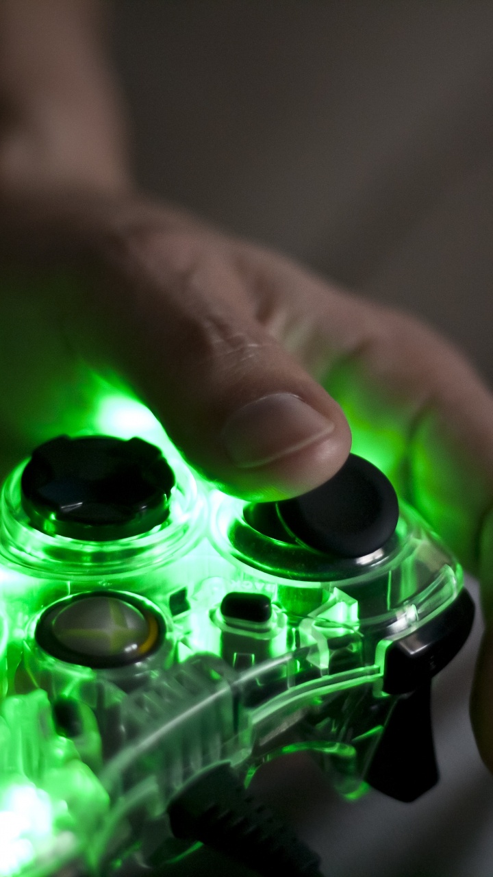 Green and Black Xbox Game Controller. Wallpaper in 720x1280 Resolution