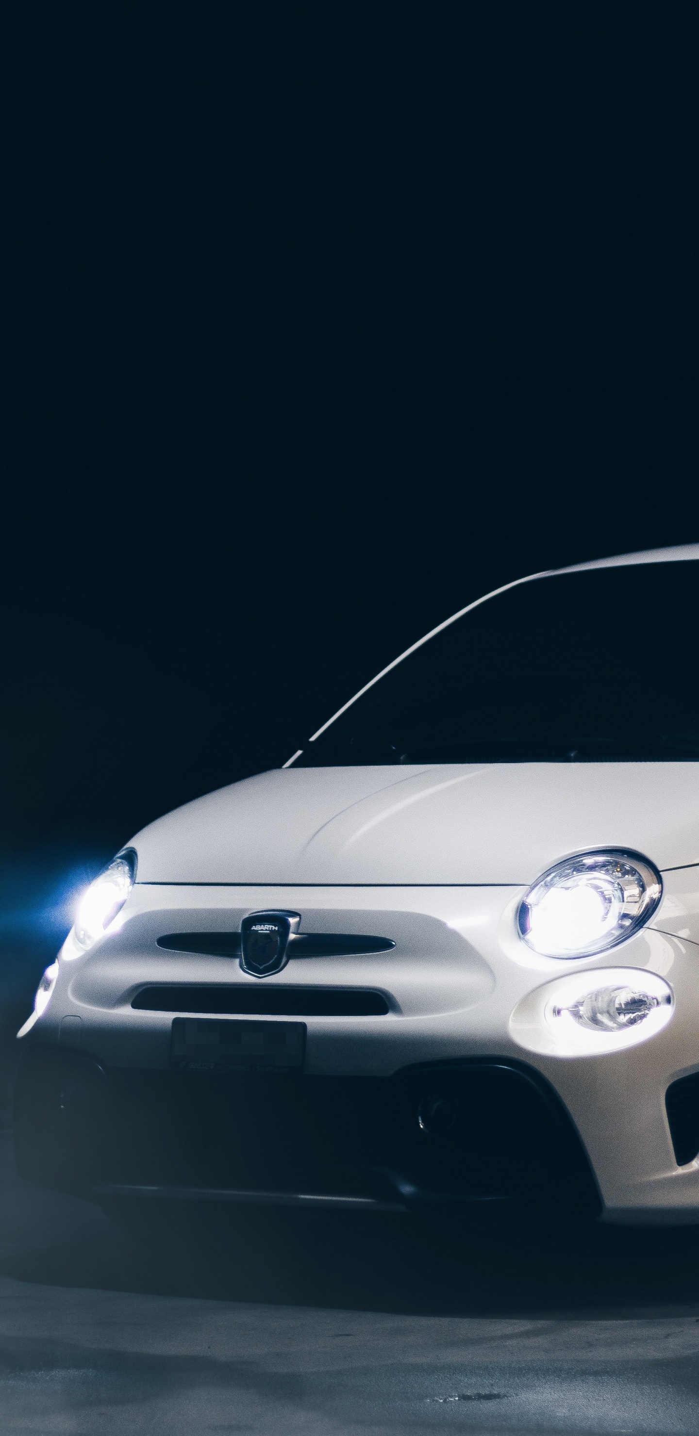 Mercedes Benz Clase c Blanco. Wallpaper in 1440x2960 Resolution