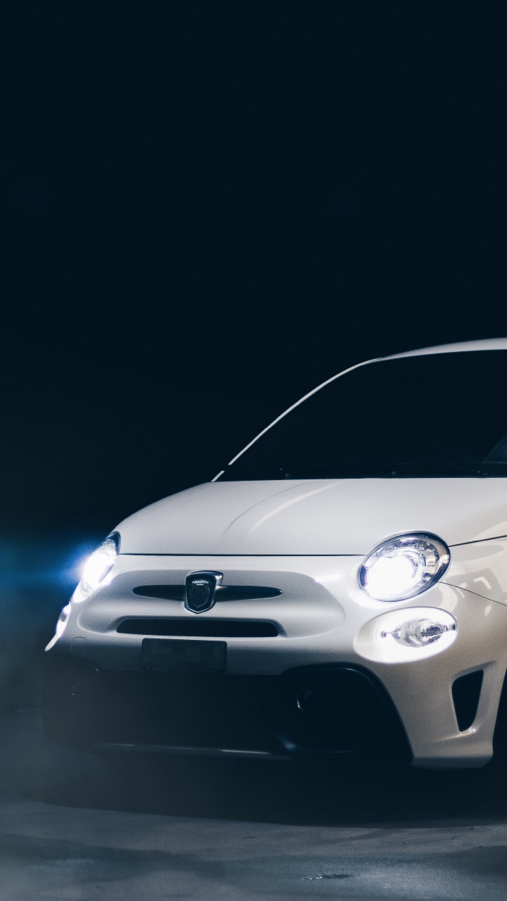 Mercedes Benz Clase c Blanco. Wallpaper in 720x1280 Resolution