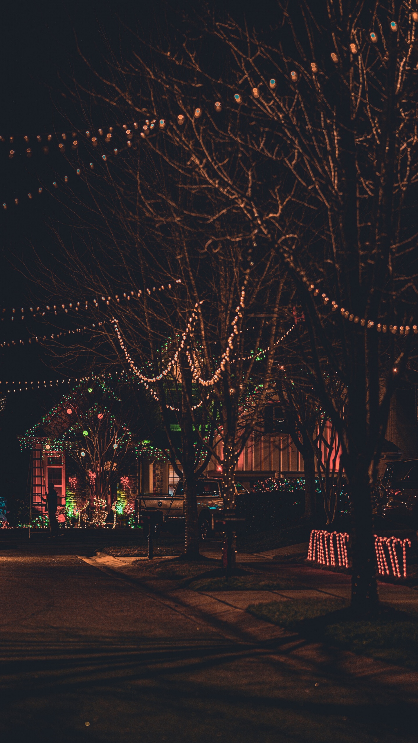 Weihnachtsbeleuchtung, Girlande, Street Light, Dekoration, Verzierung. Wallpaper in 1440x2560 Resolution