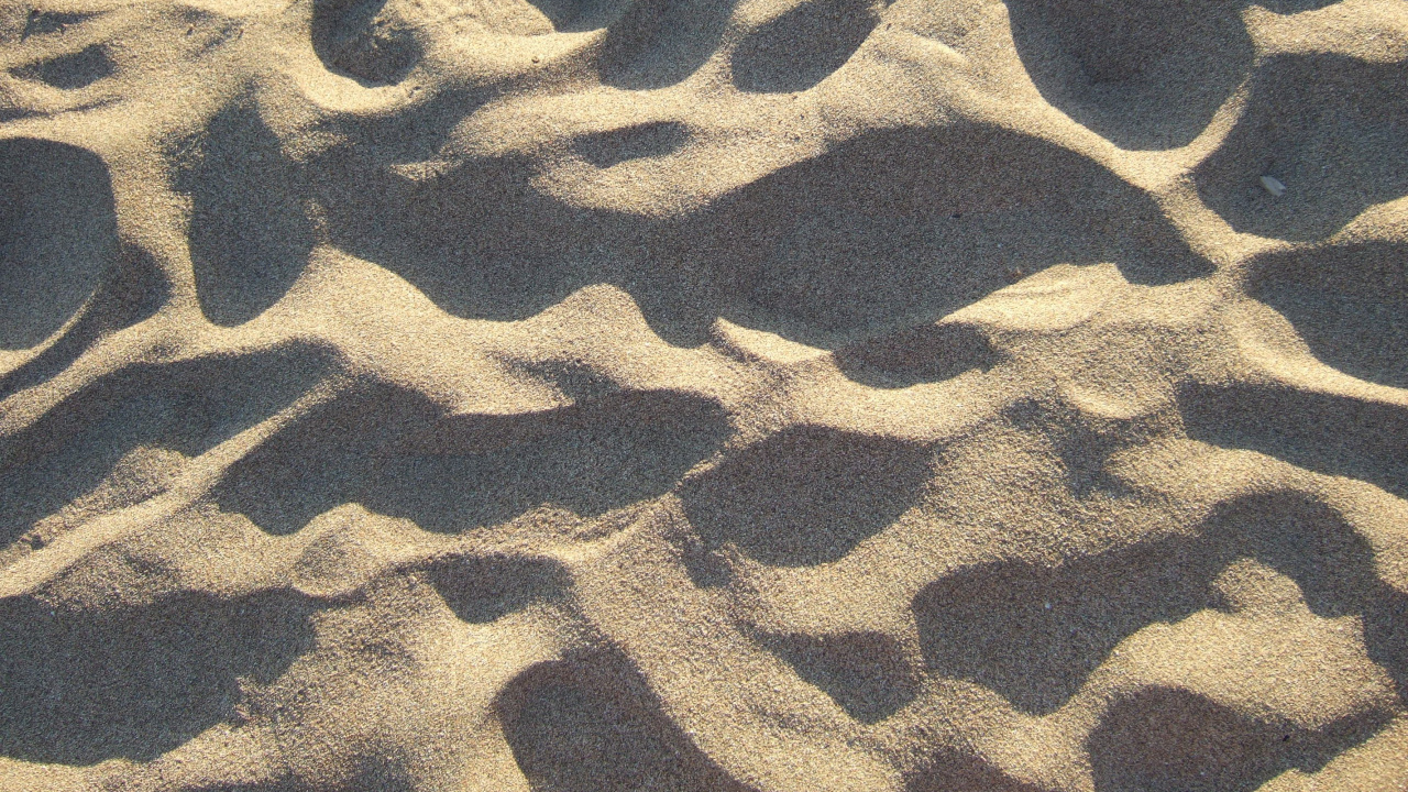 Brauner Sand Mit Schwarzem Schatten. Wallpaper in 1280x720 Resolution