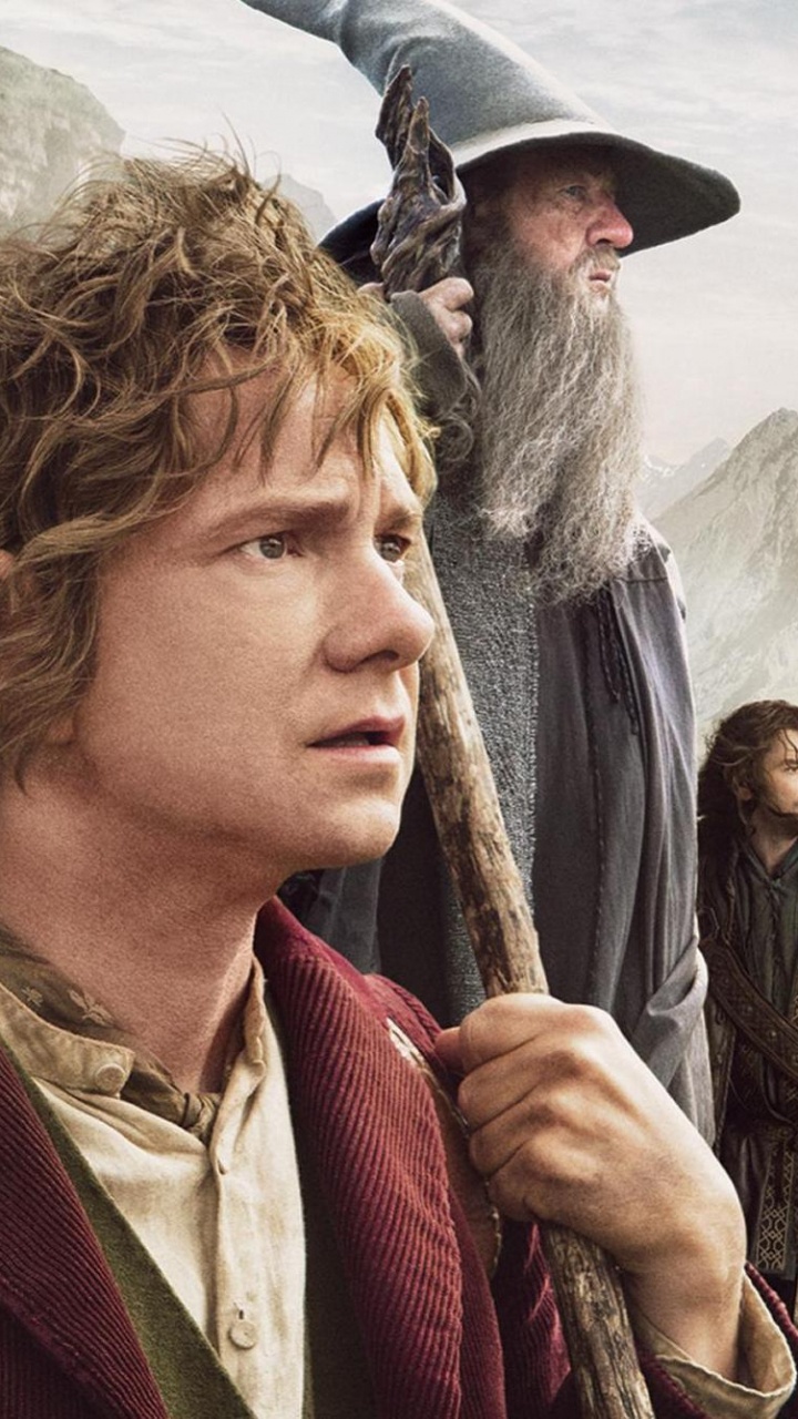 Femme en Veste Marron et Écharpe Rouge. Wallpaper in 720x1280 Resolution