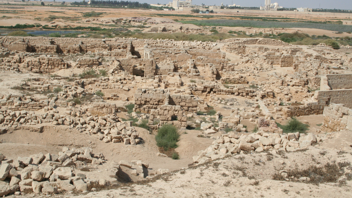 Formation Rocheuse Brune Pendant la Journée. Wallpaper in 1366x768 Resolution
