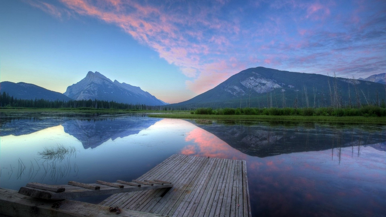 Brown Wooden Dock on Lake During Daytime. Wallpaper in 1280x720 Resolution