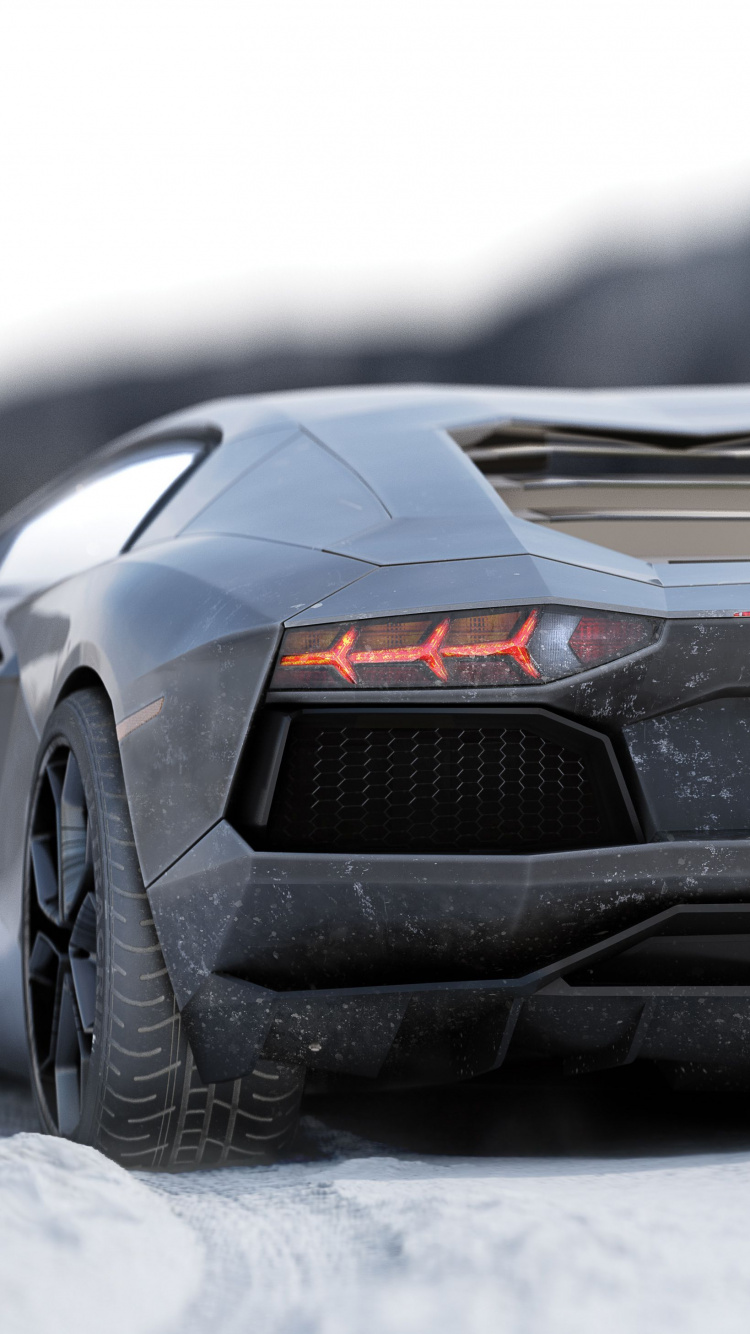Lamborghini Aventador Negro Sobre Suelo Cubierto de Nieve. Wallpaper in 750x1334 Resolution