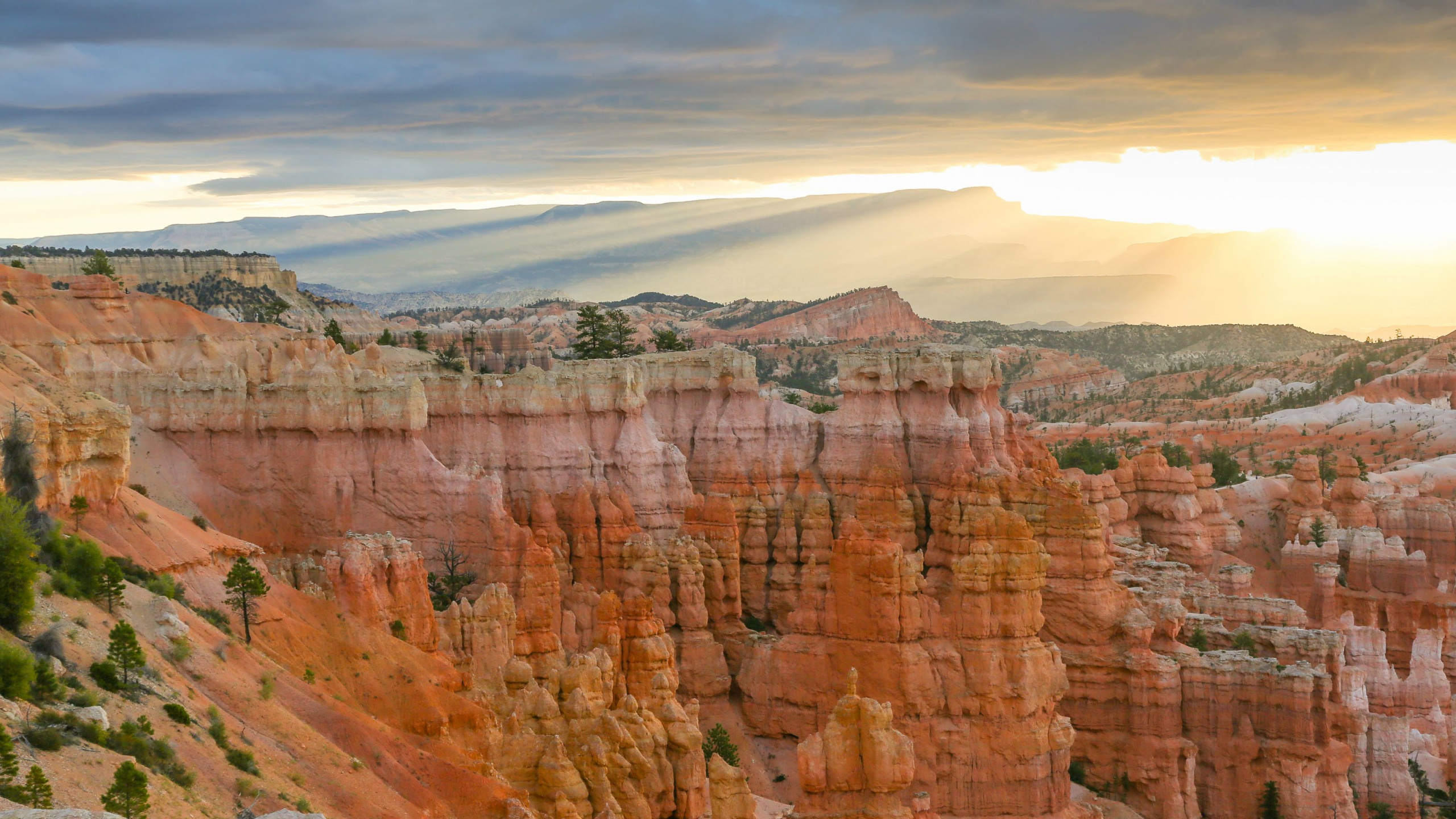 Brown Rock Formation Under White Clouds During Daytime. Wallpaper in 2560x1440 Resolution