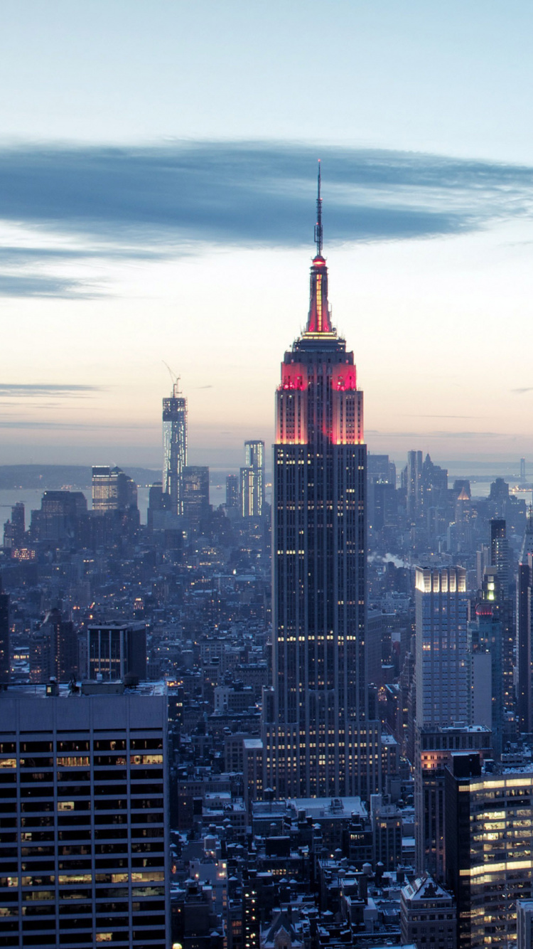 Vue Aérienne Des Bâtiments de la Ville Pendant la Journée. Wallpaper in 750x1334 Resolution