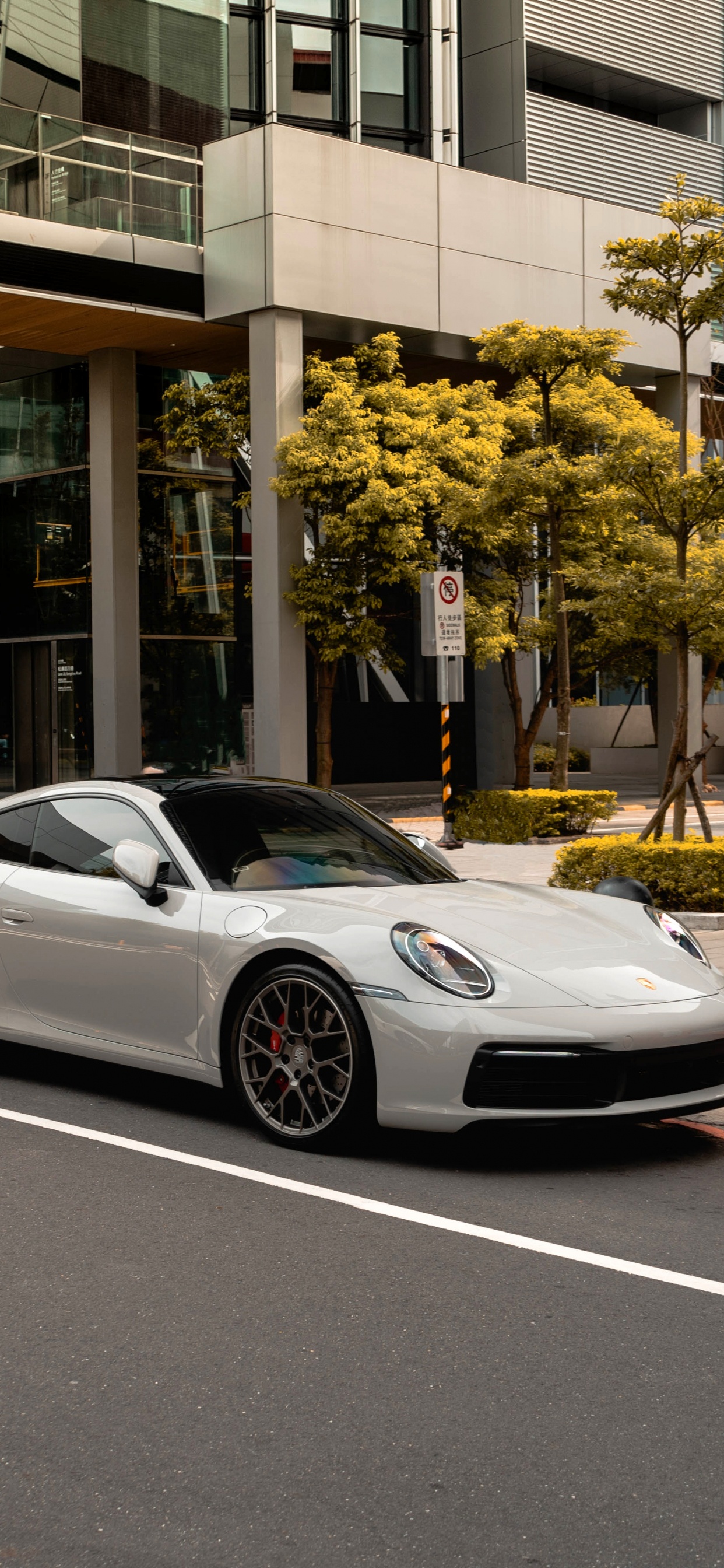 Supercar, Car, Tire, Rad, Kapuze. Wallpaper in 1242x2688 Resolution