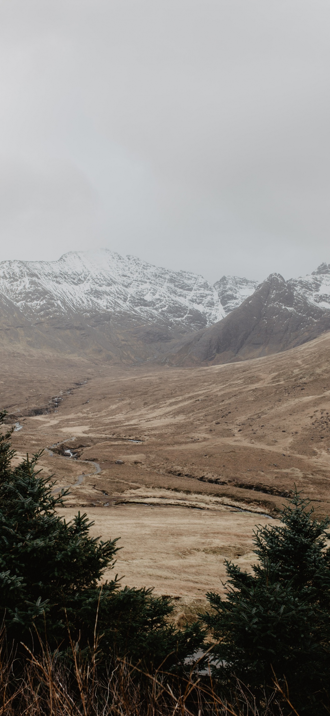 Hochland, Bergigen Landschaftsformen, Wildnis, Bergkette, Hill. Wallpaper in 1125x2436 Resolution