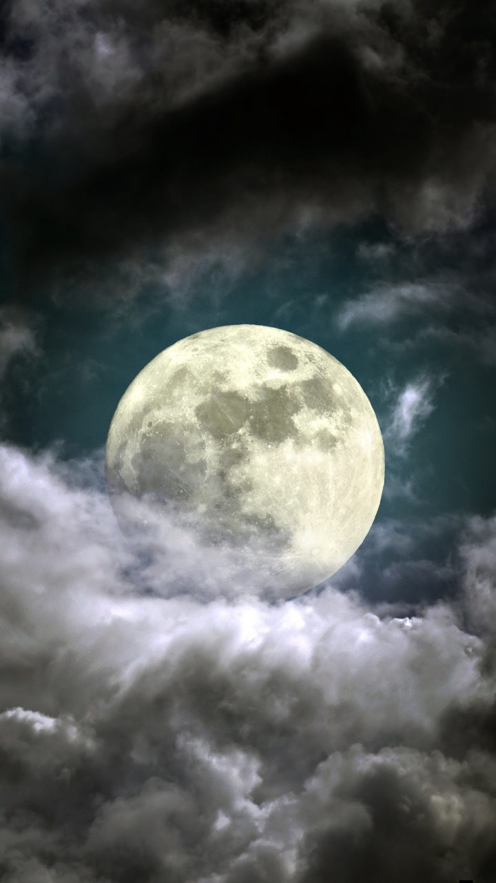 Pleine Lune Dans le Ciel. Wallpaper in 720x1280 Resolution