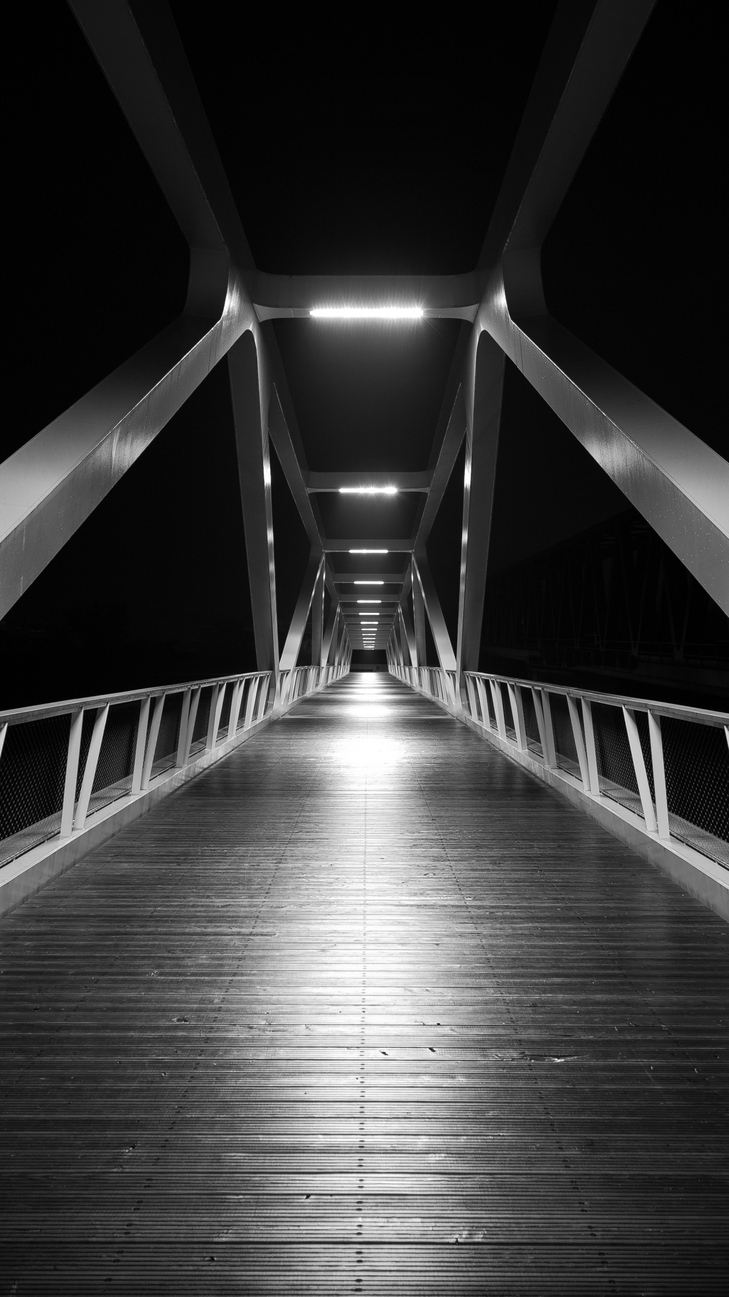 Photo en Niveaux de Gris D'un Pont. Wallpaper in 1440x2560 Resolution