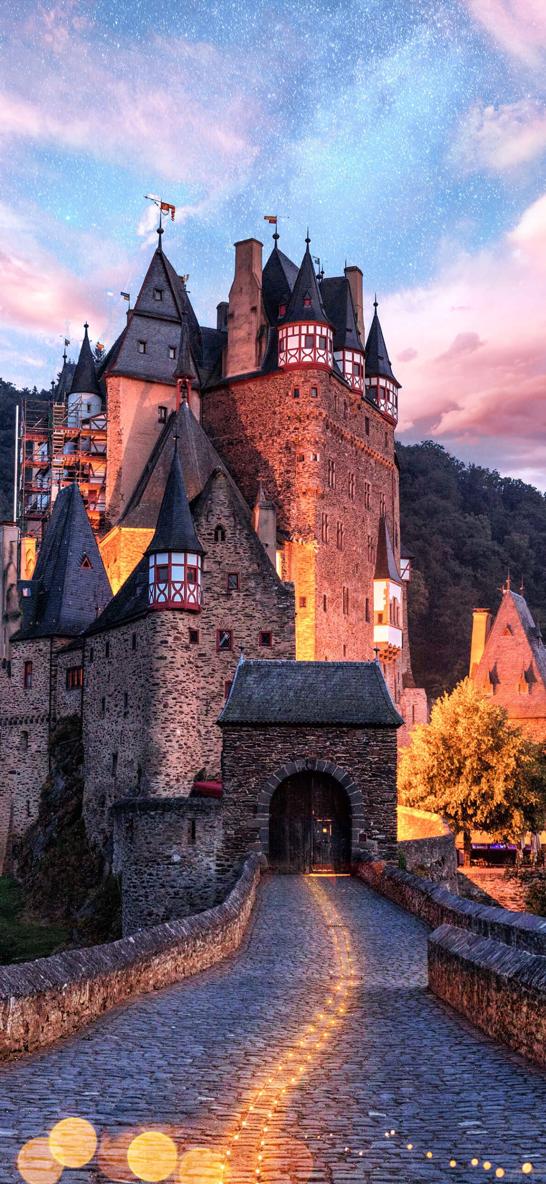 Castillo Eltz, Castillo, Mansión Eltz, Sitio Histórico, Tréveris. Wallpaper in 1125x2436 Resolution