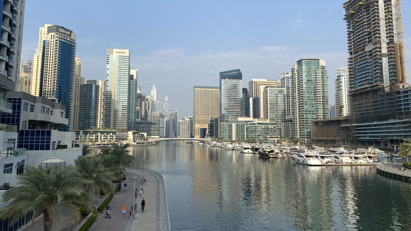 Dubai, Dubai Marina, Water, Tower Block, Daytime. Wallpaper in 1366x768 Resolution