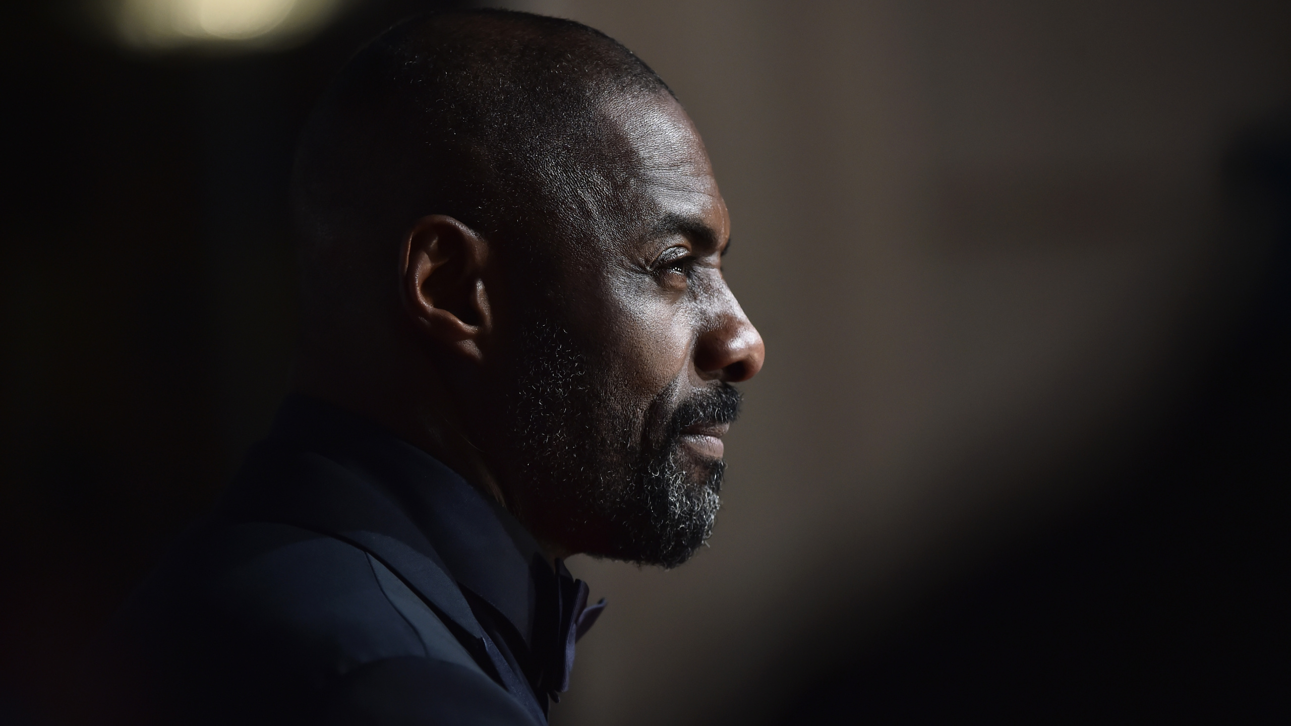 伊德里斯·厄尔巴（Idris Elba）, 黑色的, 脸上的毛发, 鼻子, 胡子 壁纸 2560x1440 允许