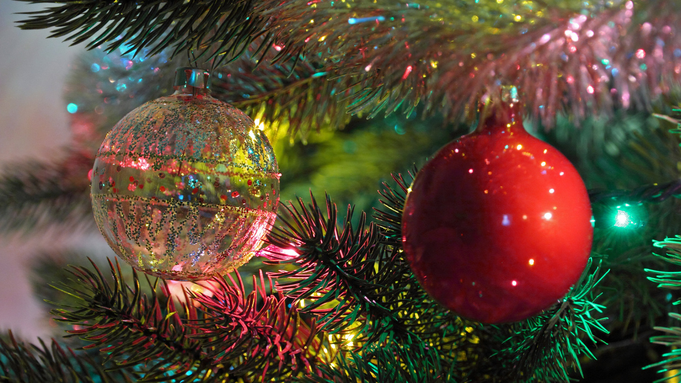 Christmas Ornament, Christmas Tree, Christmas Lights, Christmas Day, Christmas. Wallpaper in 1366x768 Resolution