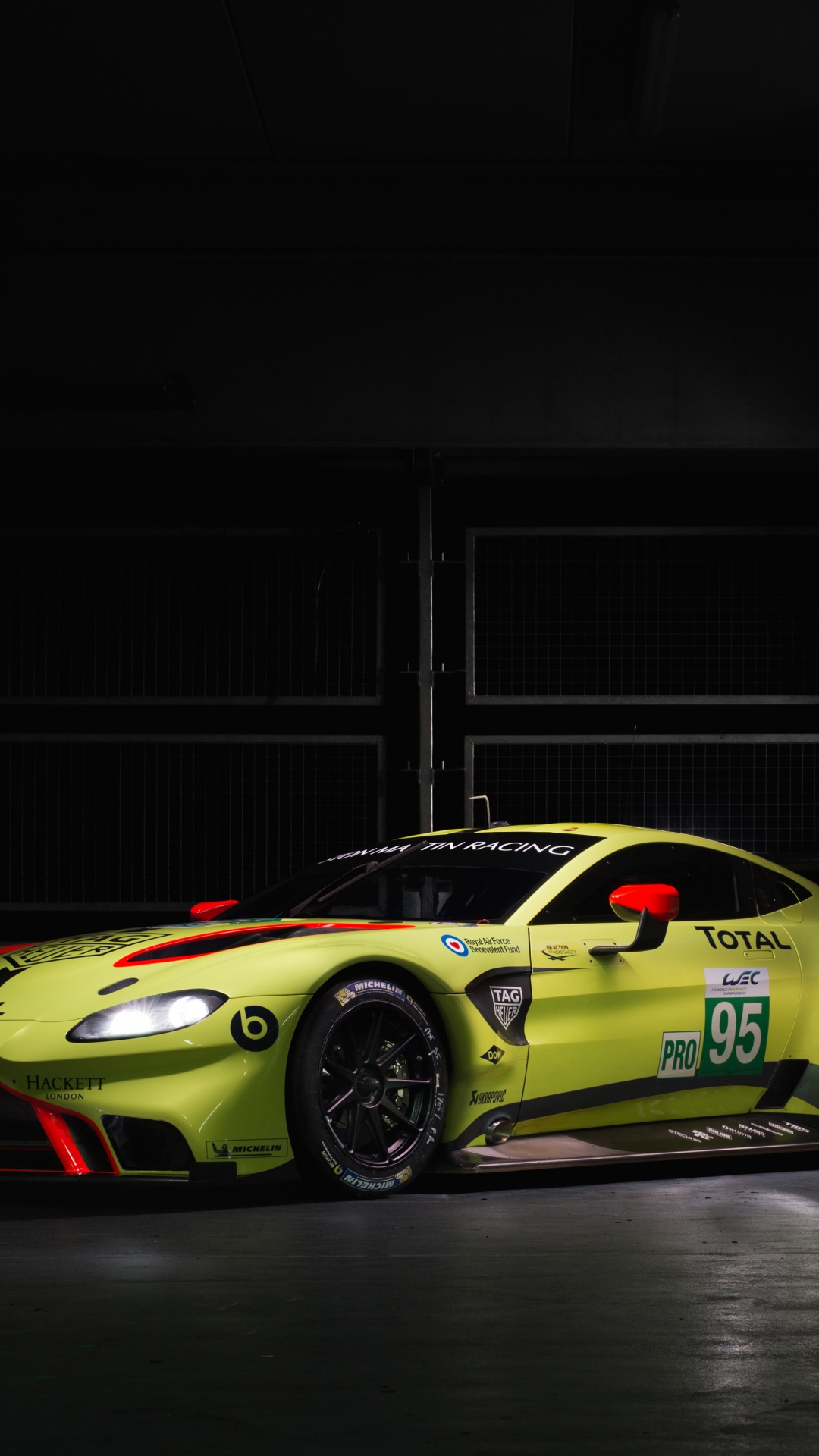 Voiture de Sport Jaune et Noire. Wallpaper in 1080x1920 Resolution