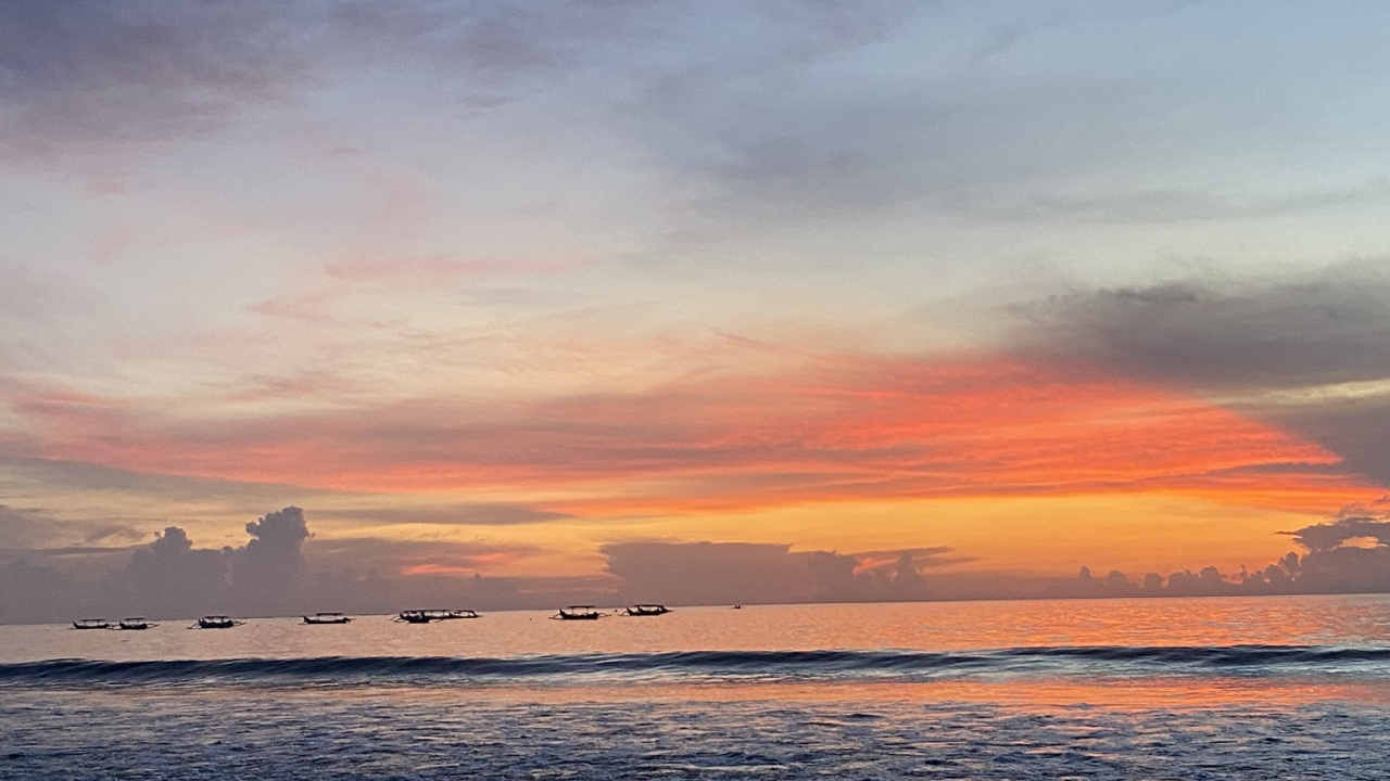 Water, Fluid, Liquid, Dusk, Cloud. Wallpaper in 1280x720 Resolution