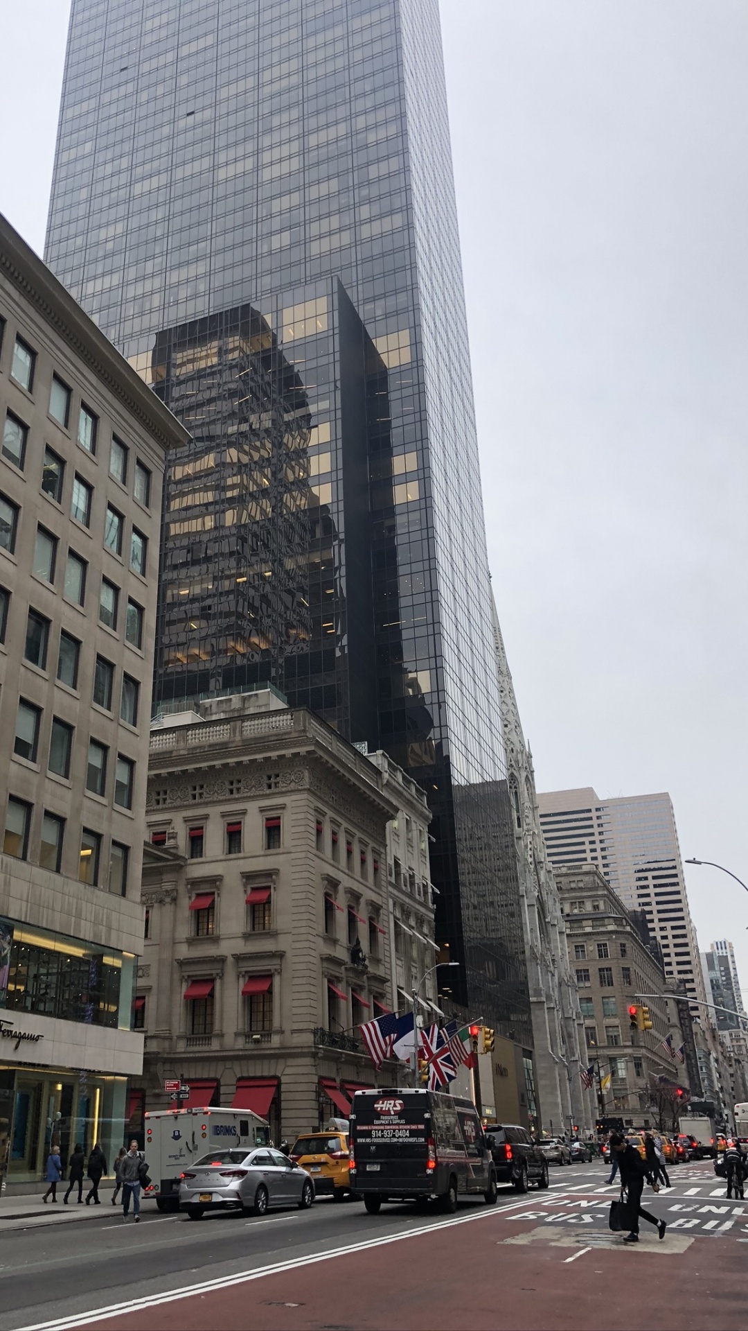 New York City, Cartier, Fenster, Tower Block, Road. Wallpaper in 1080x1920 Resolution