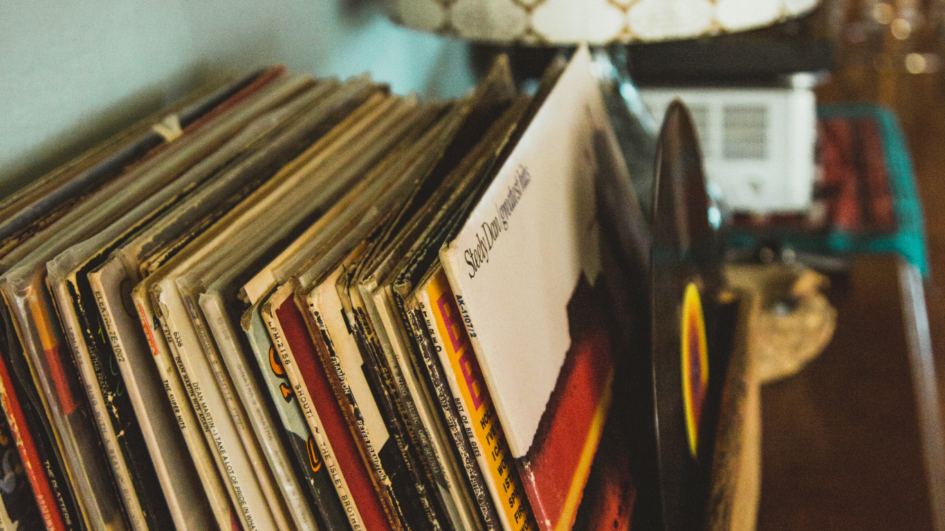 Schallplatte, Buch, Publikation, Zimmer, Sammlung. Wallpaper in 1366x768 Resolution