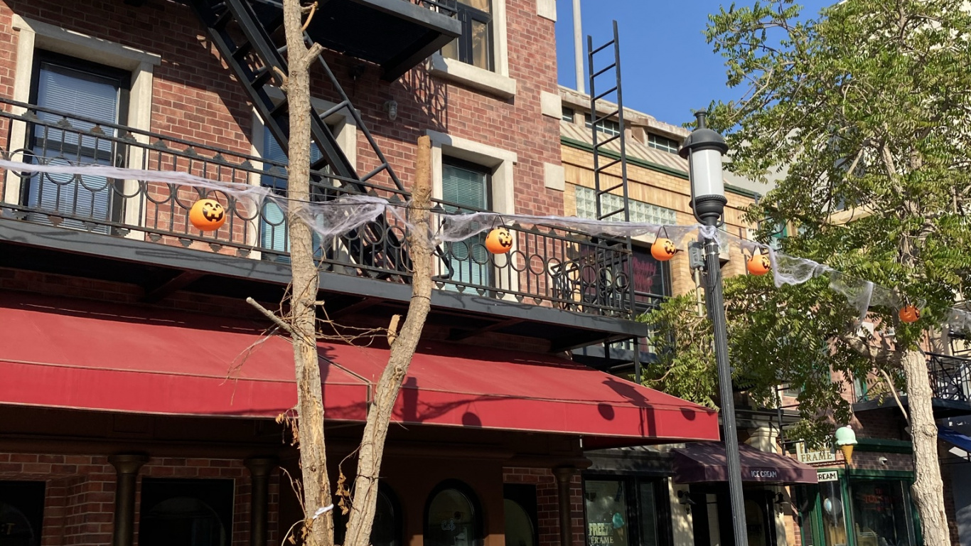 Fenster, Gebäude, Stadt, Gemischte Nutzung, Calabaza. Wallpaper in 1366x768 Resolution