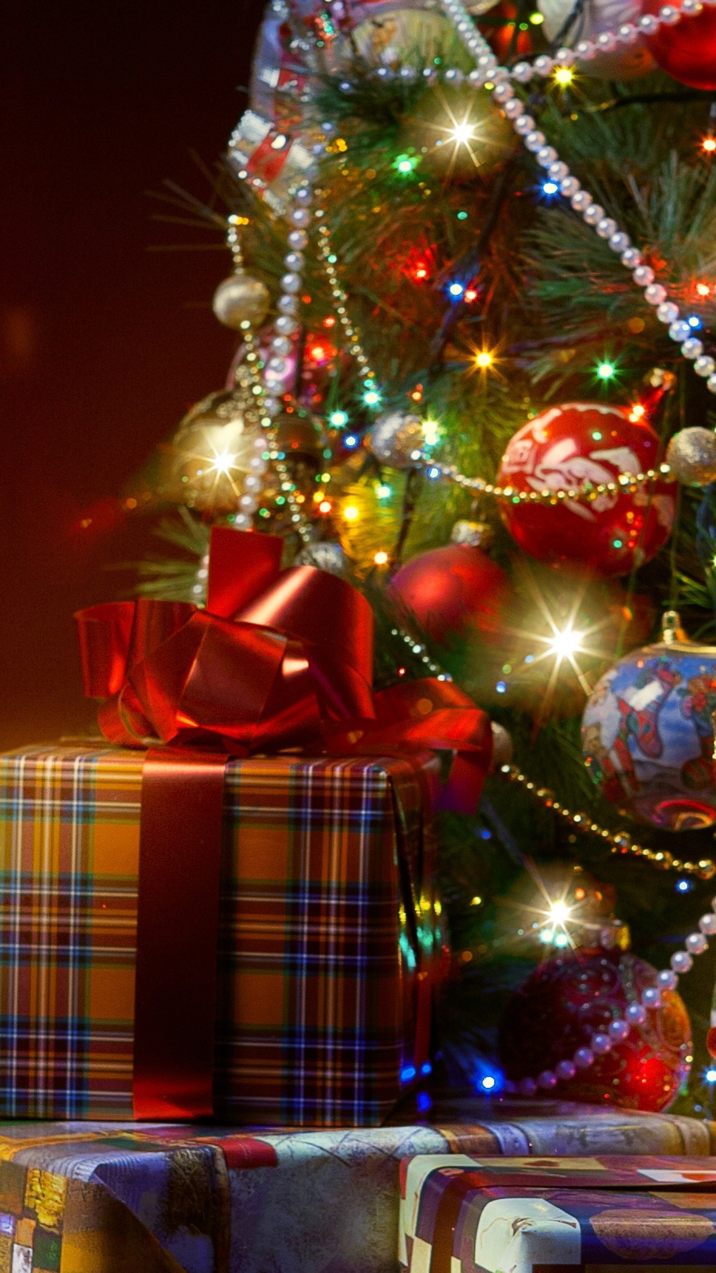 Le Jour De Noël, Nouvelle Année, Arbre de Noël, Décoration de Noël, Les Lumières de Noël. Wallpaper in 1440x2560 Resolution