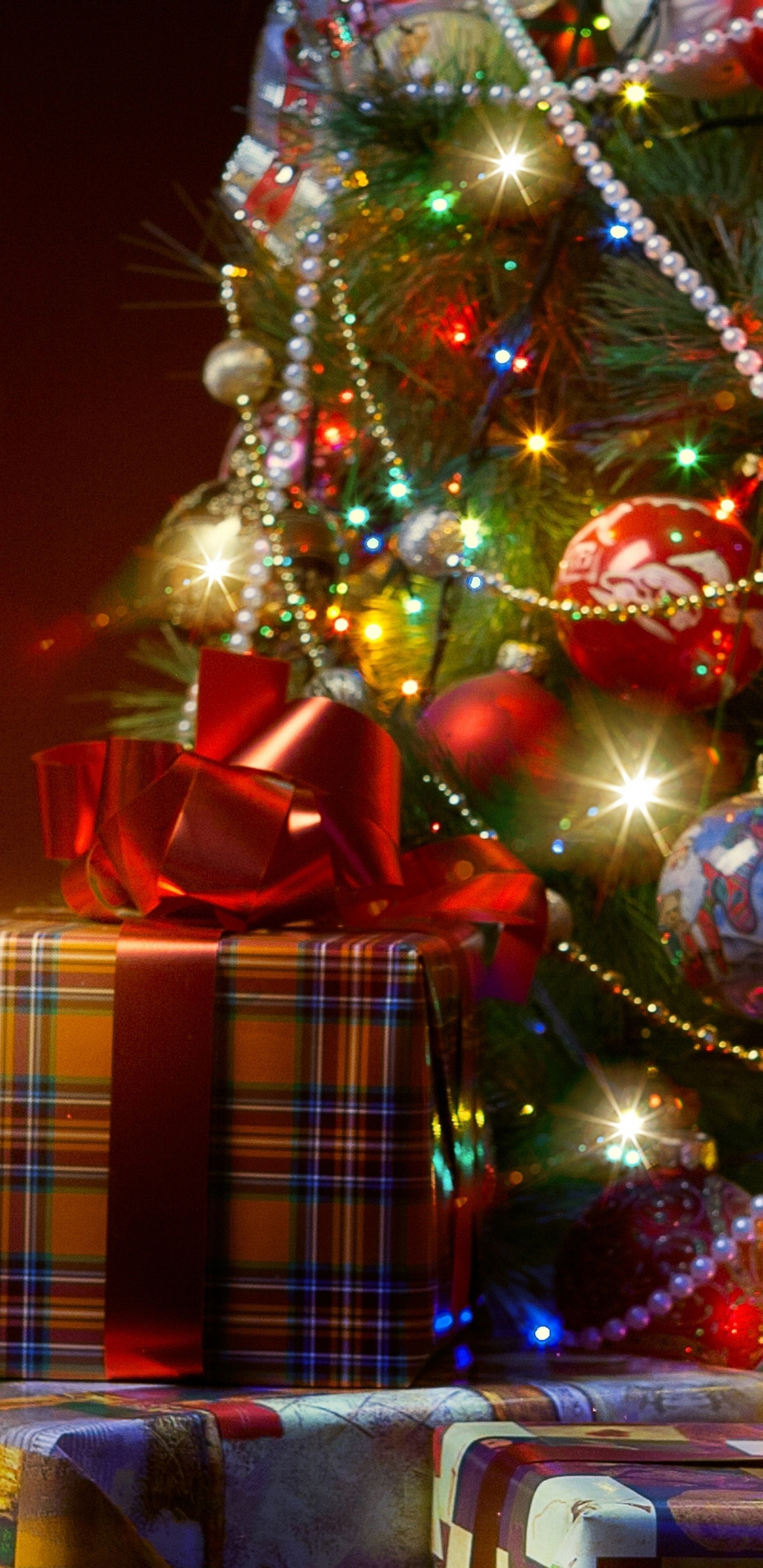 Le Jour De Noël, Nouvelle Année, Arbre de Noël, Décoration de Noël, Les Lumières de Noël. Wallpaper in 1440x2960 Resolution